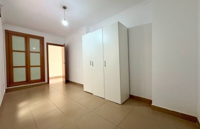 Segunda mano - Apartamento / piso -
Ondara