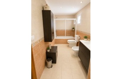 Segunda mano - Apartamento / piso -
La Nucía