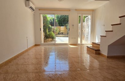 Segunda mano - Adosado -
Albir - centro