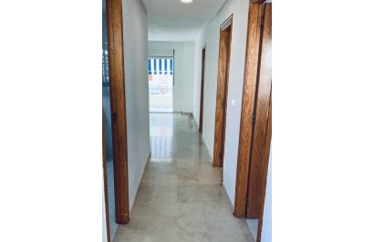 Segunda mano - Apartamento / piso -
Albir - centro