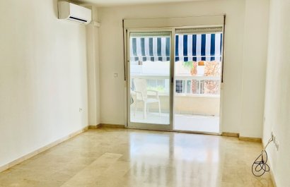 Segunda mano - Apartamento / piso -
Albir - centro