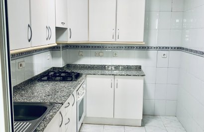 Segunda mano - Apartamento / piso -
Albir - centro