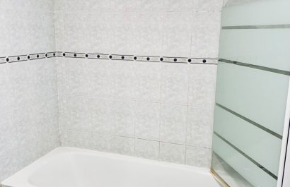 Segunda mano - Apartamento / piso -
Albir - centro