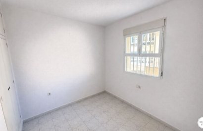 Segunda mano - Apartamento / piso -
Albir - centro