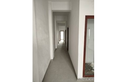 Segunda mano - Apartamento / piso -
Llauri