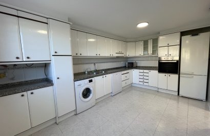 Resale - Townhouse -
Albir - center