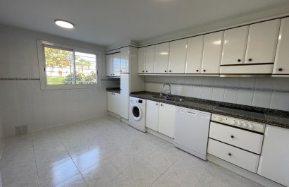 Resale - Townhouse -
Albir - center