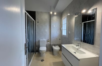 Resale - Townhouse -
Albir - center
