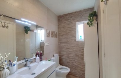 Segunda mano - Adosado -
Torrevieja - Los Balcones - Los Altos del Edén
