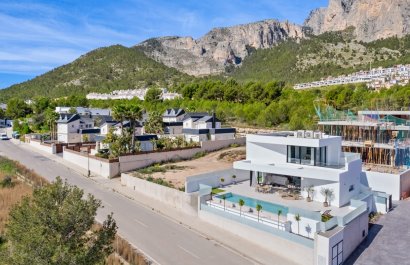 Nouvelle construction - Chalet independiente -
Polop