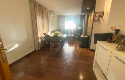 Resale - Chalet independiente -
Polop - Alberca