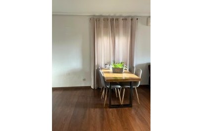 Resale - Chalet independiente -
Polop - Alberca