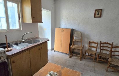 Resale - Casa de pueblo  -
Gata de Gorgos