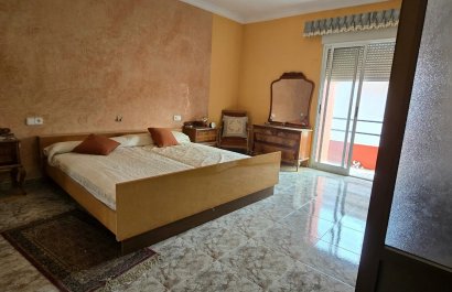 Resale - Casa de pueblo  -
Gata de Gorgos