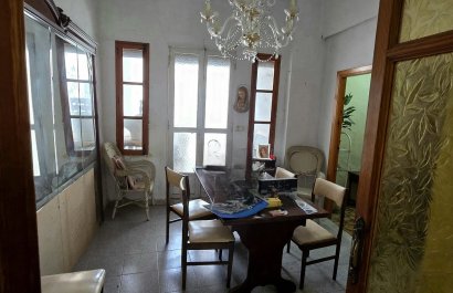 Resale - Casa de pueblo  -
Gata de Gorgos