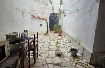 Resale - Casa de pueblo  -
Gata de Gorgos